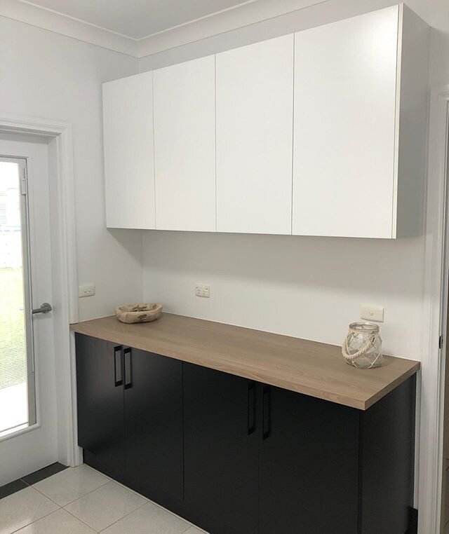 This laundry we were apart of renovating over a month ago with adding in the new cabinets and benchtops to create more storage space and functionality for the clients.
It is a delight to walk in there now and see it all finished and such a nice fresh