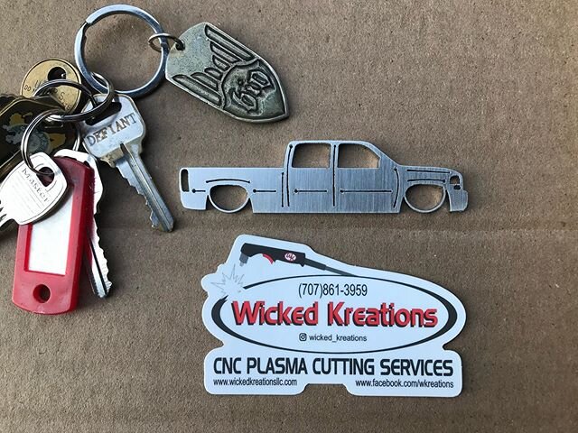 99-06 GMC Sierra crew cab keychain
$18 with free shipping 
1/8&rdquo; thick stainless steel 
www.wickedkreationsllc.com to purchase 
#wickedkreations #gmcsierra #crewcab #crewcabsierra #bodied #bodydropped #bagged #baggedandbodied #crewcabmafia #bagg