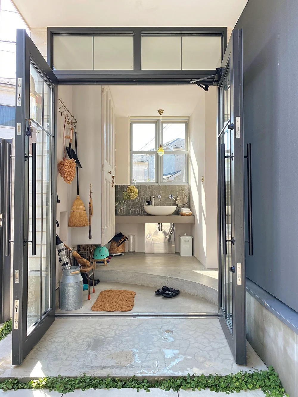 狭小地に建てた「小さくても宝箱のような家」