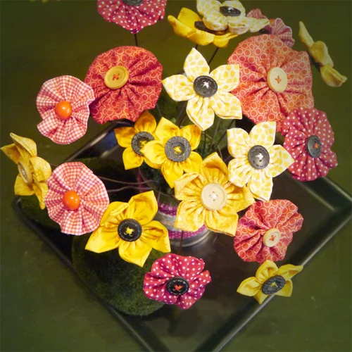 Fabric_Flowers_Free_Tutorial.jpg