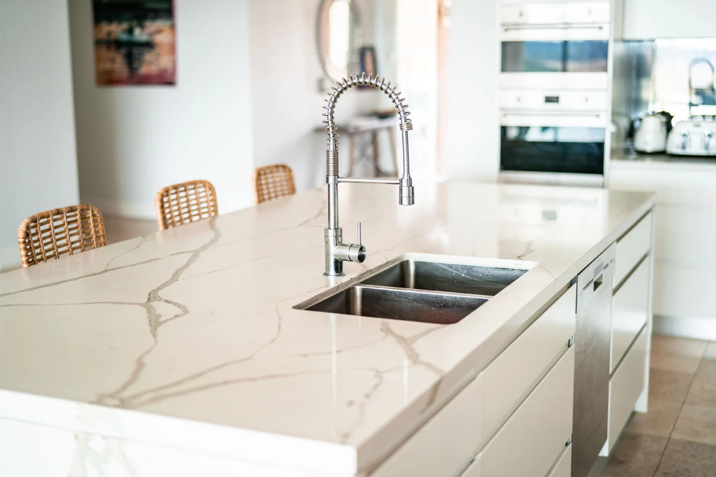 Magno Kitchens The Entertainer (3).jpg