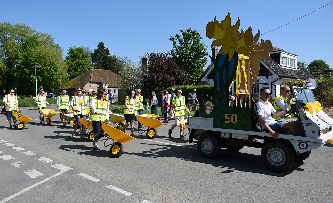 The Daffodil Weekend Committee and their Yellow Barrows (Thriplow version of Red Arrows)