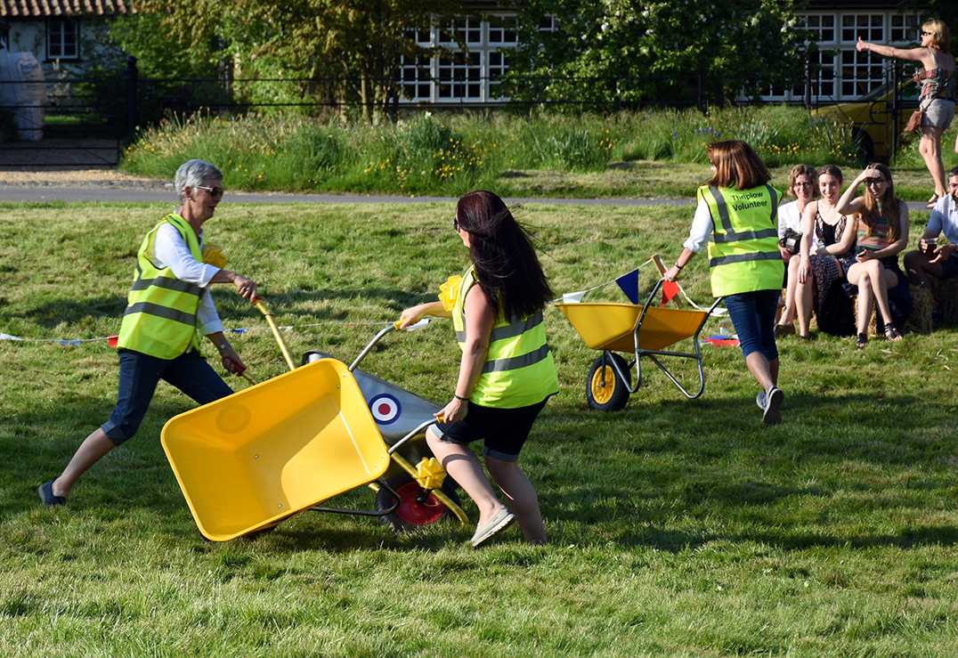 The DW Committee with their stunning, daredevil performance of the Yellow Barrows (Thriplow version of Red Arrows)