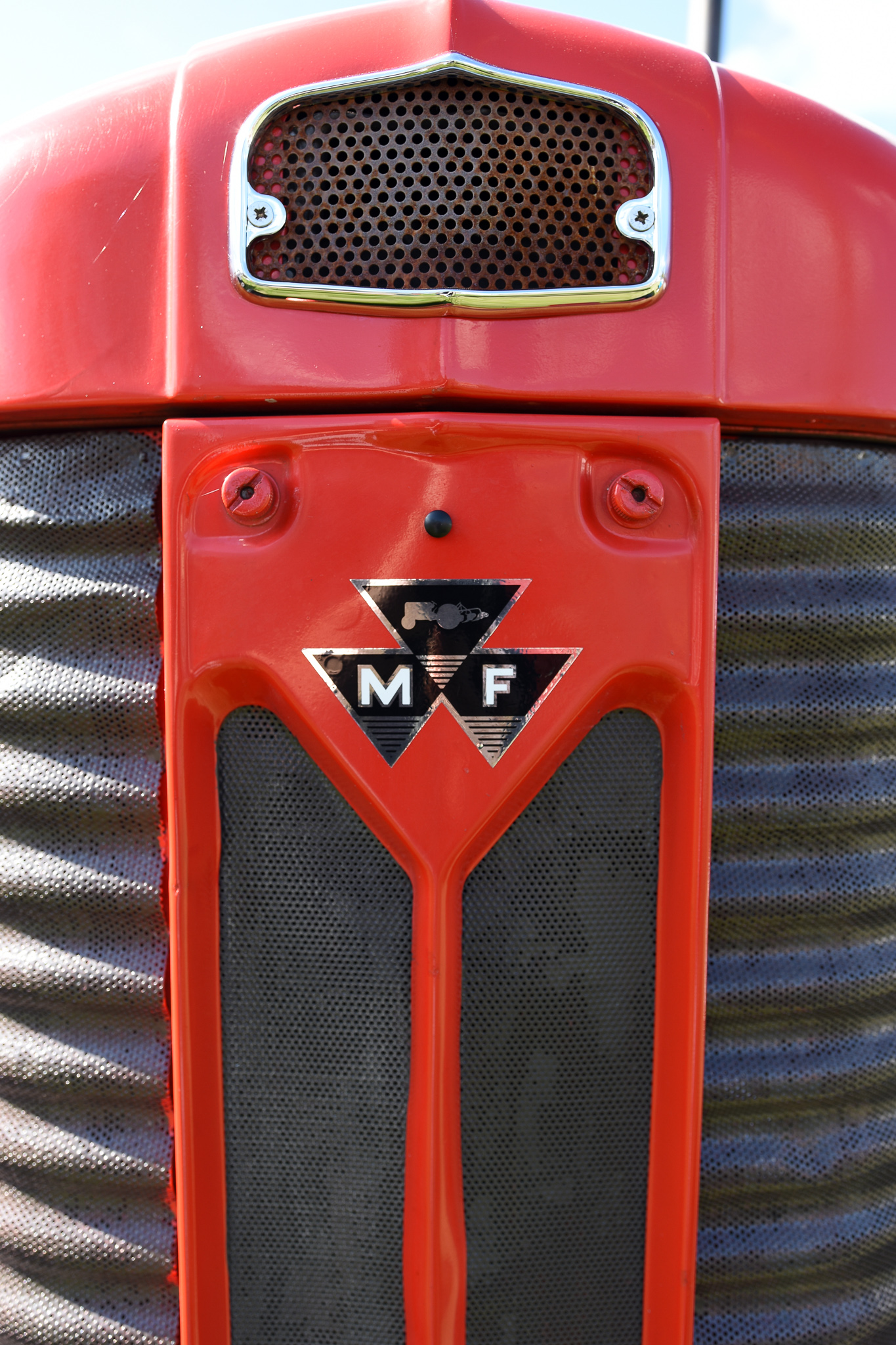 tractor massey ferguson.jpg