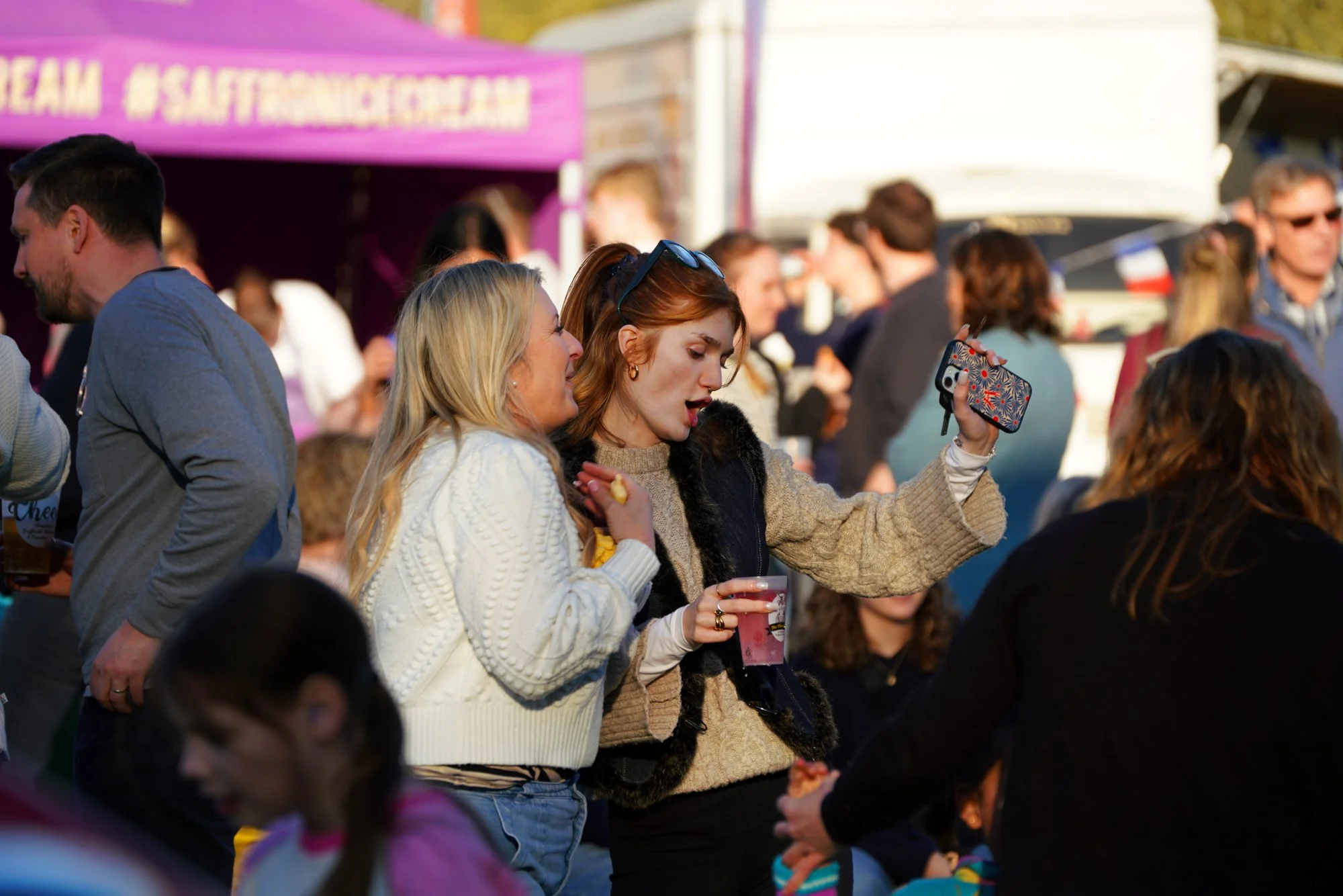 270 lo res RED04806_.jpg