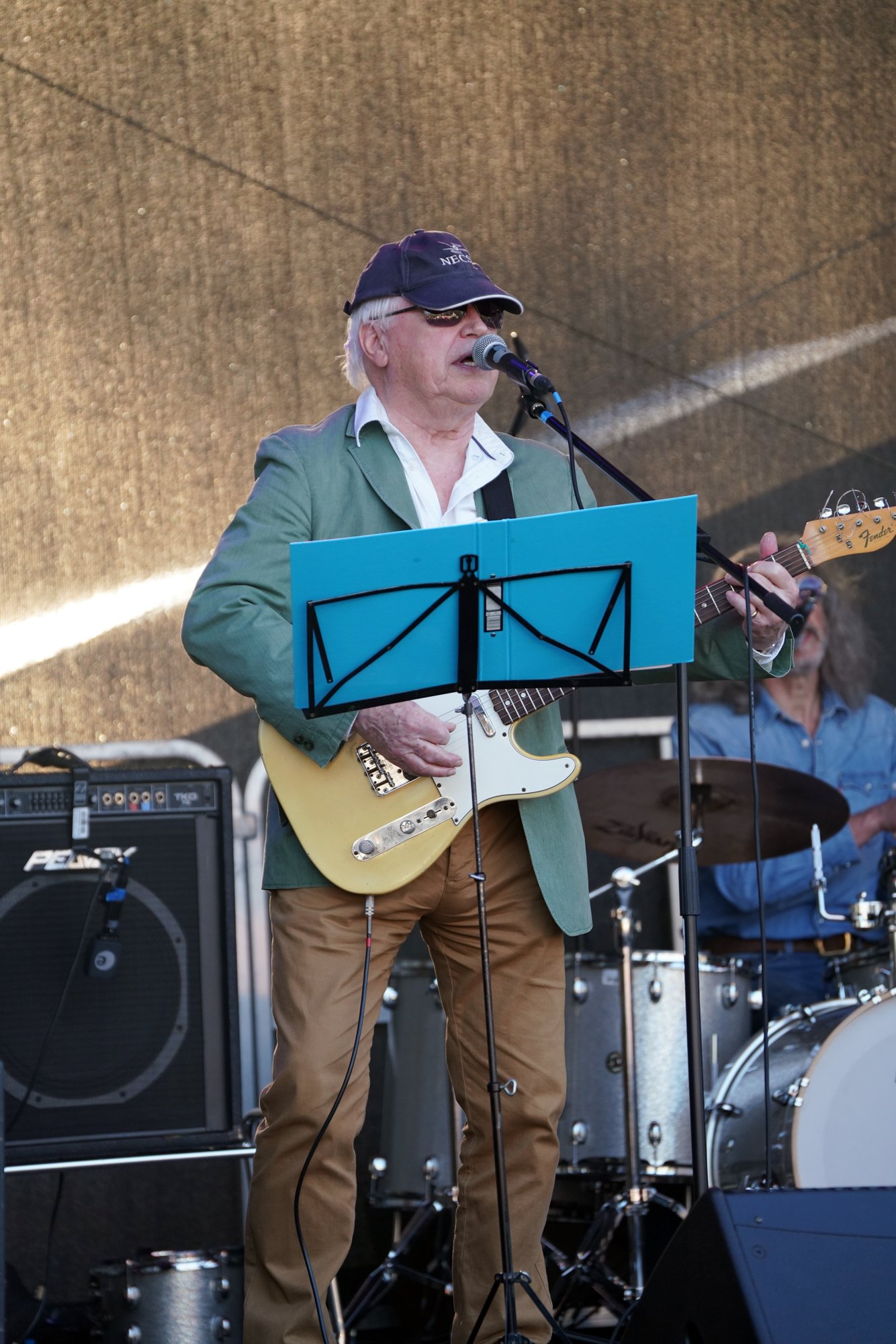 278 lo res RED04876_.jpg