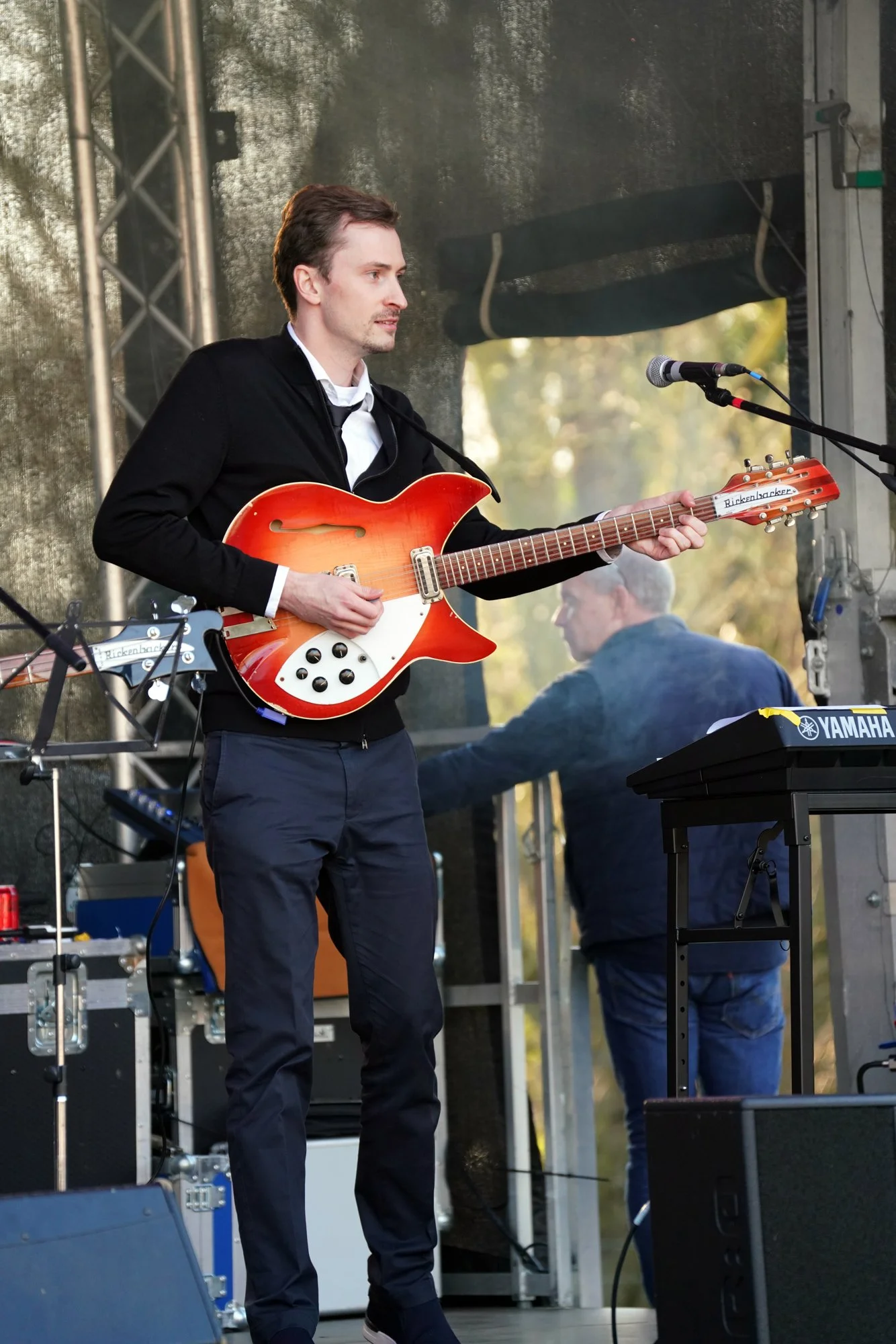 280 lo res RED04893_.jpg