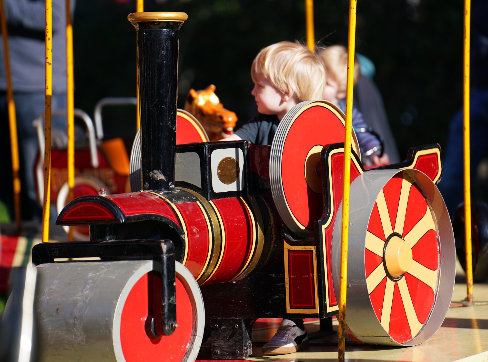 200 lo res RED04413_.jpg