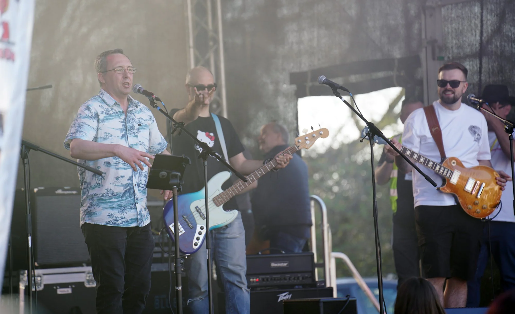 240 lo res RED04647_.jpg