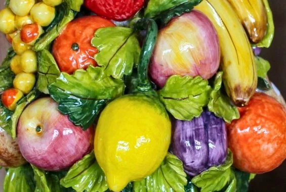 frutta mista in ceramica