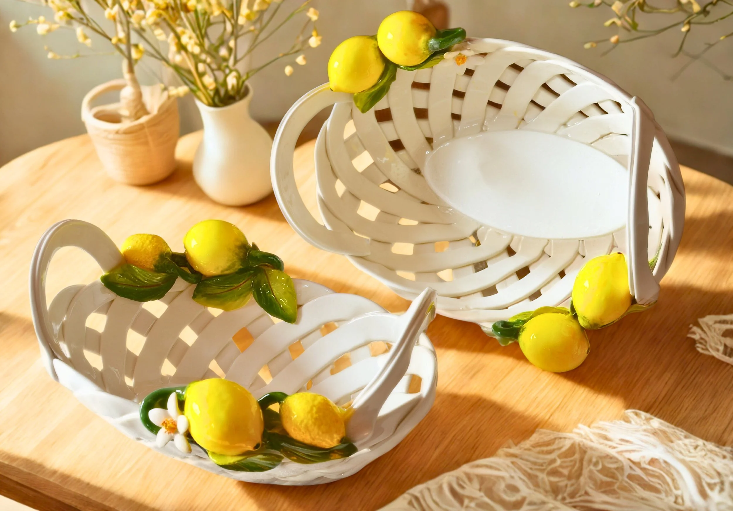 Ceramic ribbon baskets with lemons