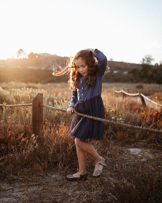 Ever wonder what a family session with me looks like? Most of the time there is little to no posing. I have fun prompts for you all to do as a family that will cue NATURAL smiles and emotions! They get the family interacting and having fun together. 