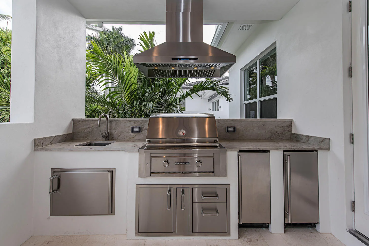2800 Leeward Lane Naples FL-large-016-29-outdoor kitchen-1499x1000-72dpi.jpg