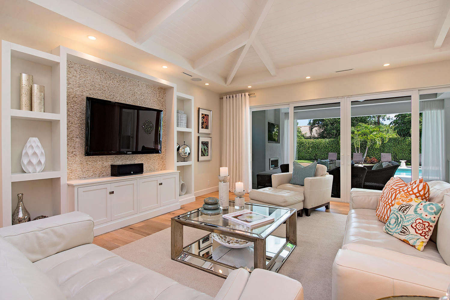 681 Fairway Ter Naples FL-large-003-25-Living-1499x1000-72dpi.jpg