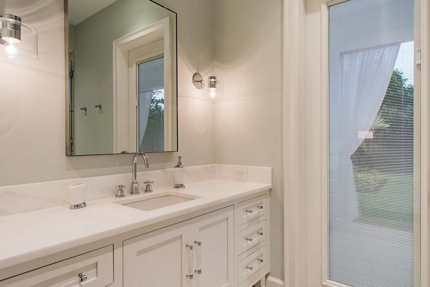 670 Orchid Drive Naples FL-large-008-2-Bath2-1499x1000-72dpi.jpg