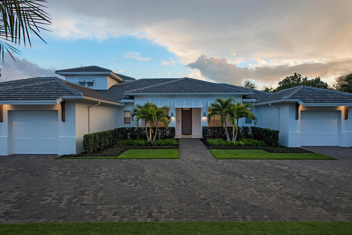 670 Orchid Drive Naples FL-large-011-17-Front-1499x1000-72dpi.jpg