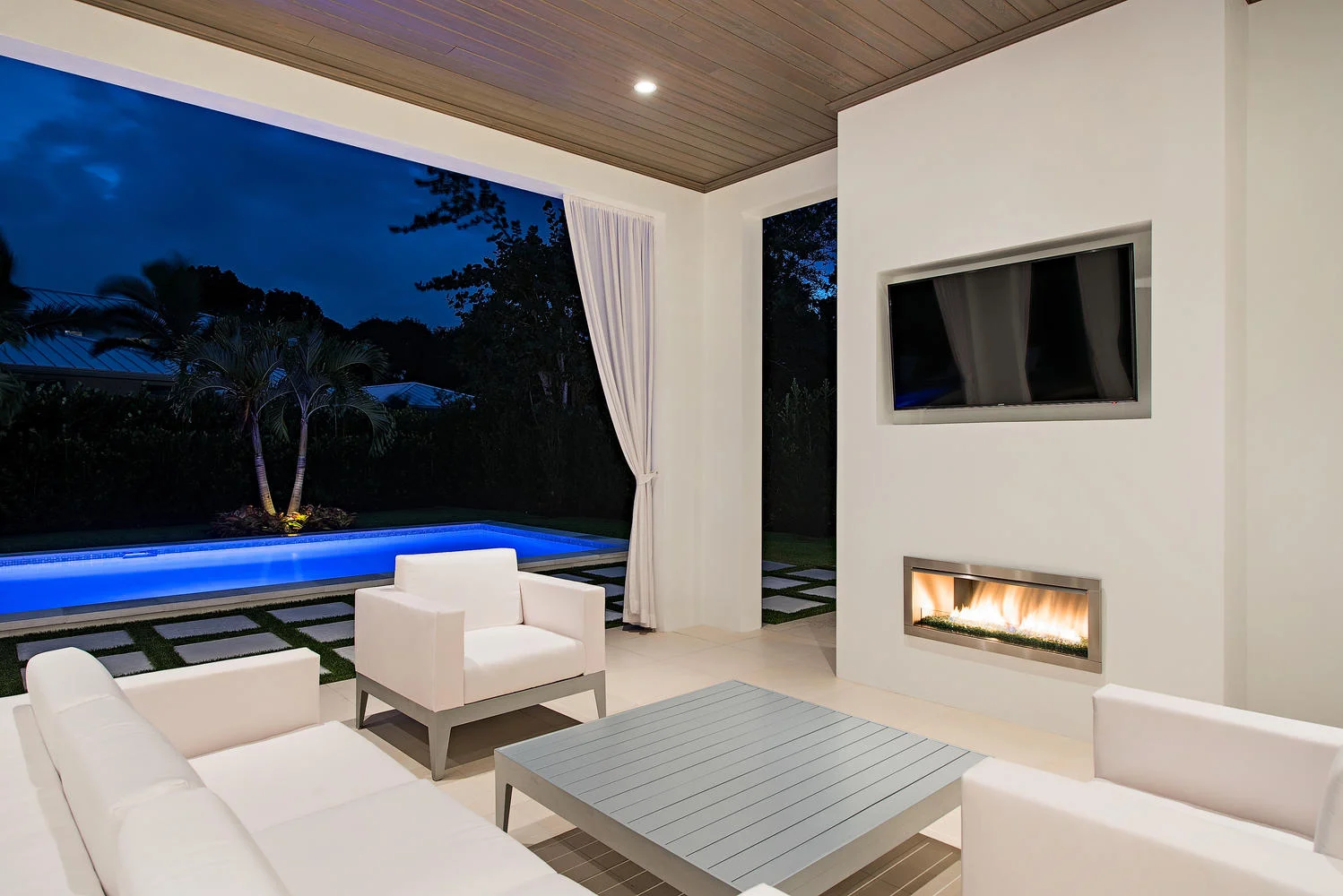 670 Orchid Drive Naples FL-large-019-33-Lanai-1499x1000-72dpi.jpg