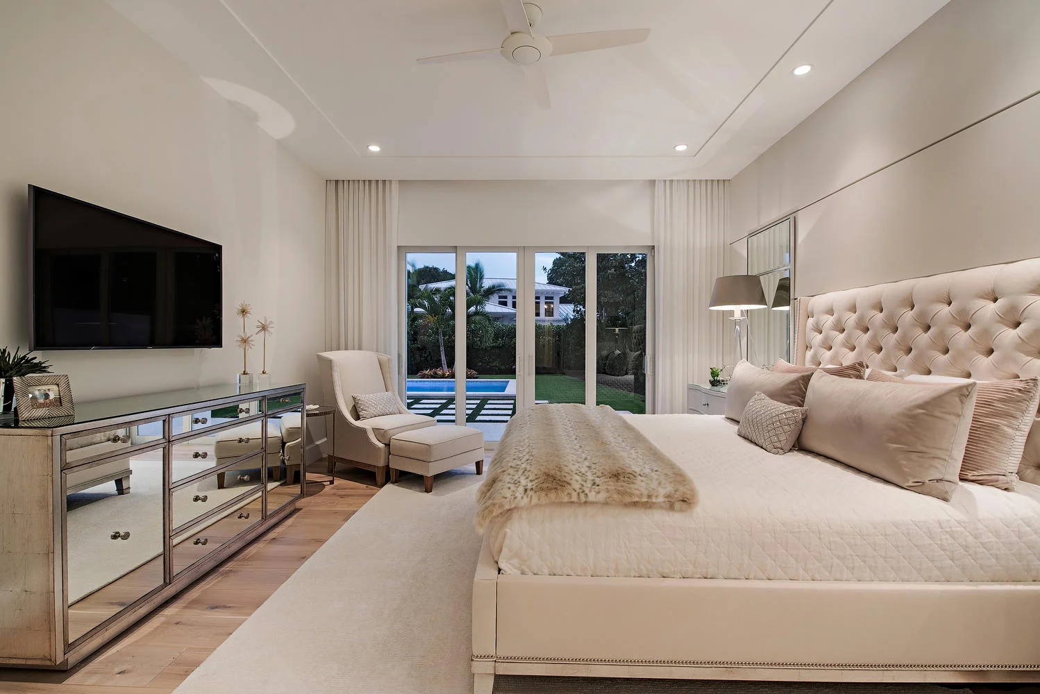 670 Orchid Drive Naples FL-large-033-25-MasterBed-1499x1000-72dpi.jpg