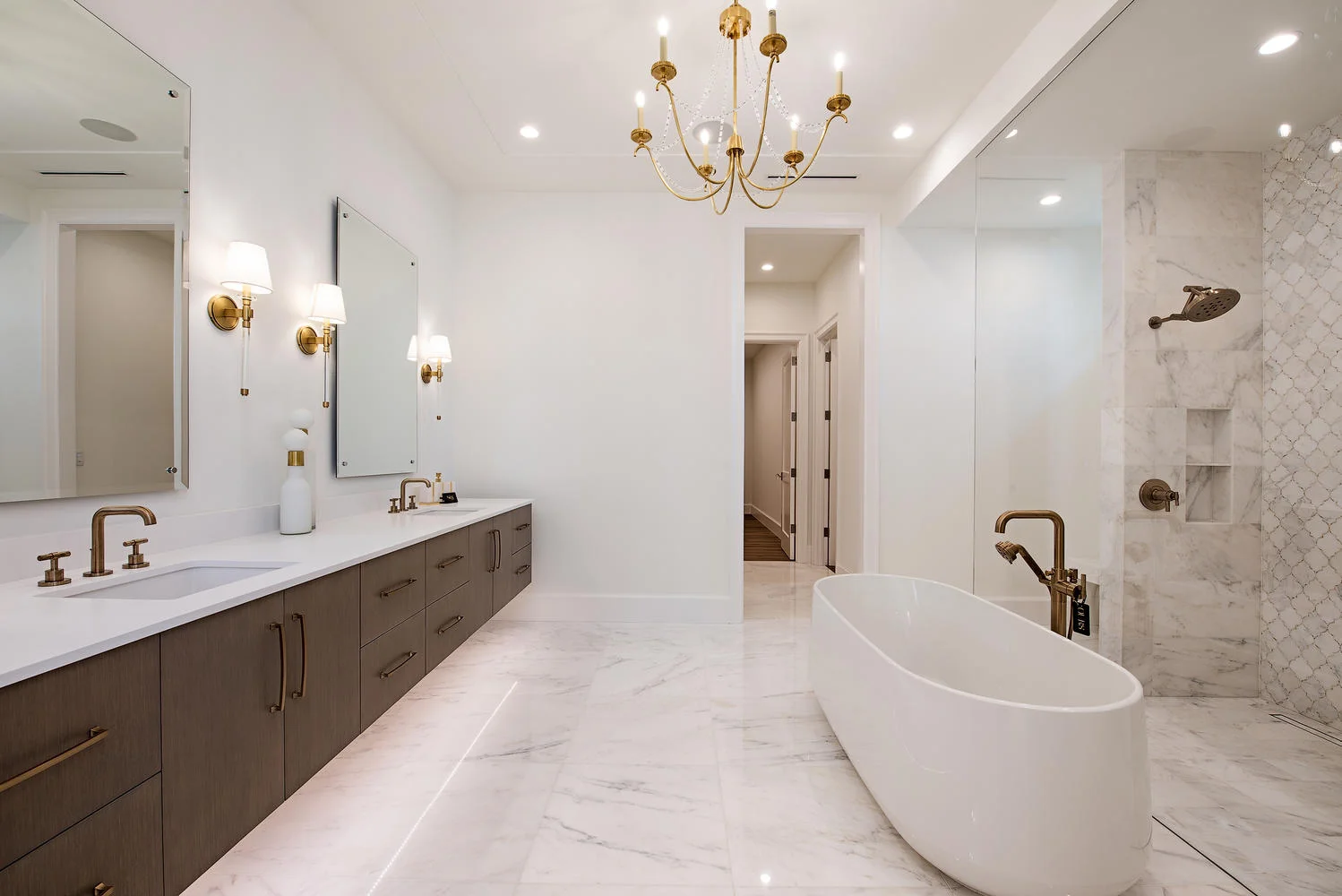 2500 Windward Way Naples FL-large-015-2-MasterBath-1499x1000-72dpi.jpg