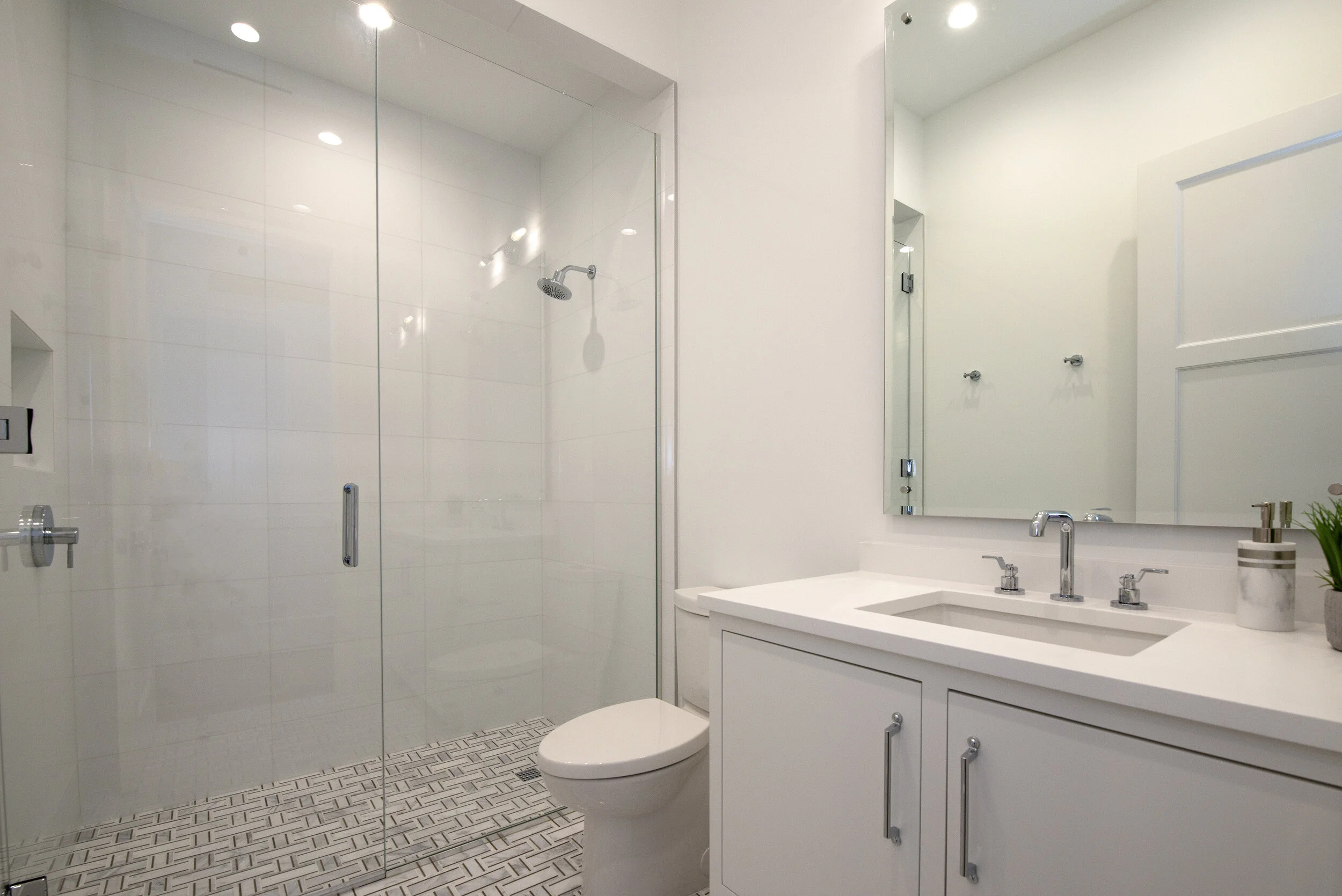 DSC_2948 Guest Bath.jpg