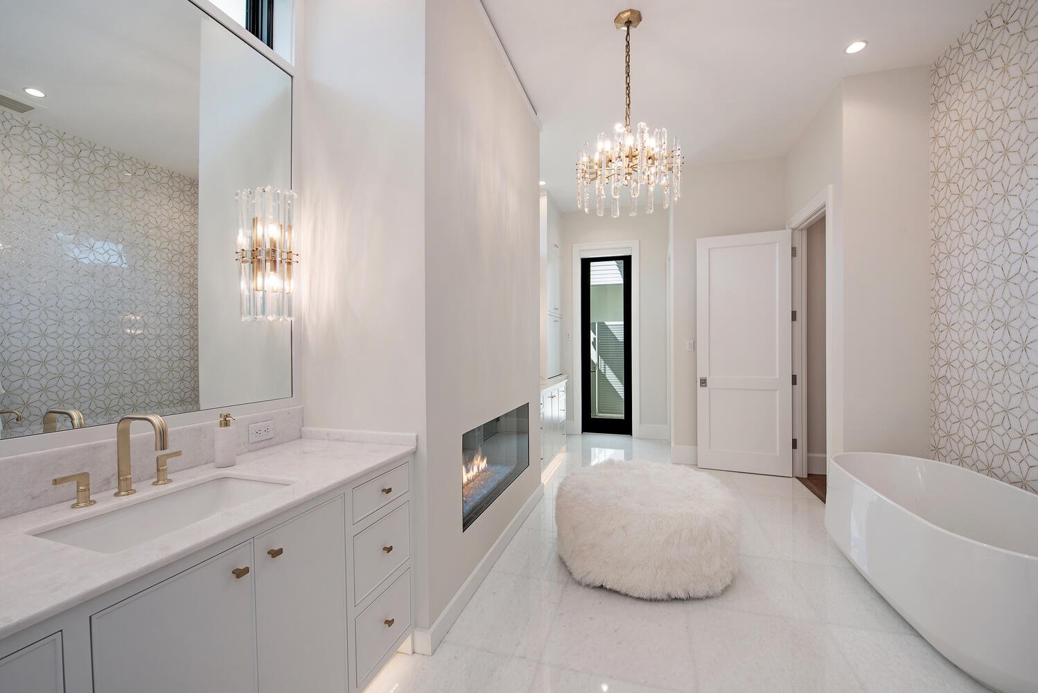 345 Hawser Ln Naples FL 34102-large-011-055-MainBath-1499x1000-72dpi.jpg