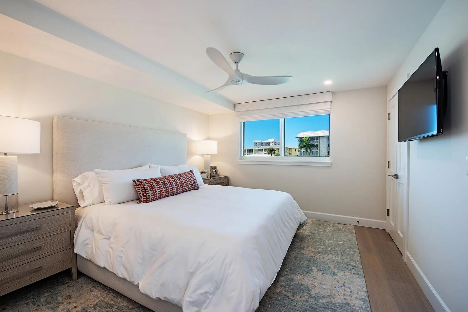 222 Harbour Dr Apt 311 Naples-large-011-005-Bedroom2-1499x1000-72dpi.jpg