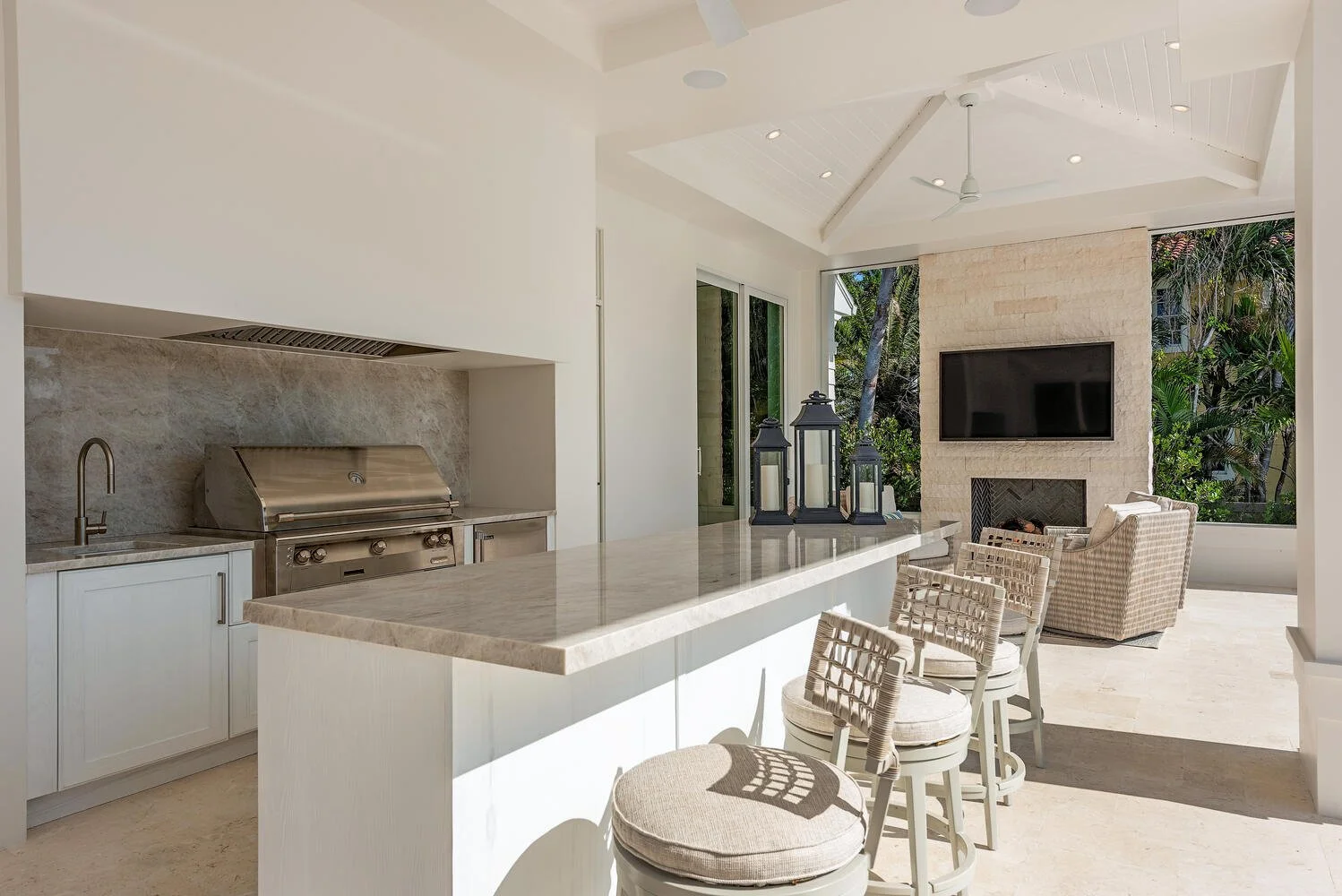 2350 Beacon Ln Naples FL 34103-large-018-020-Lanai  Outdoor Kitchen-1499x1000-72dpi.jpg
