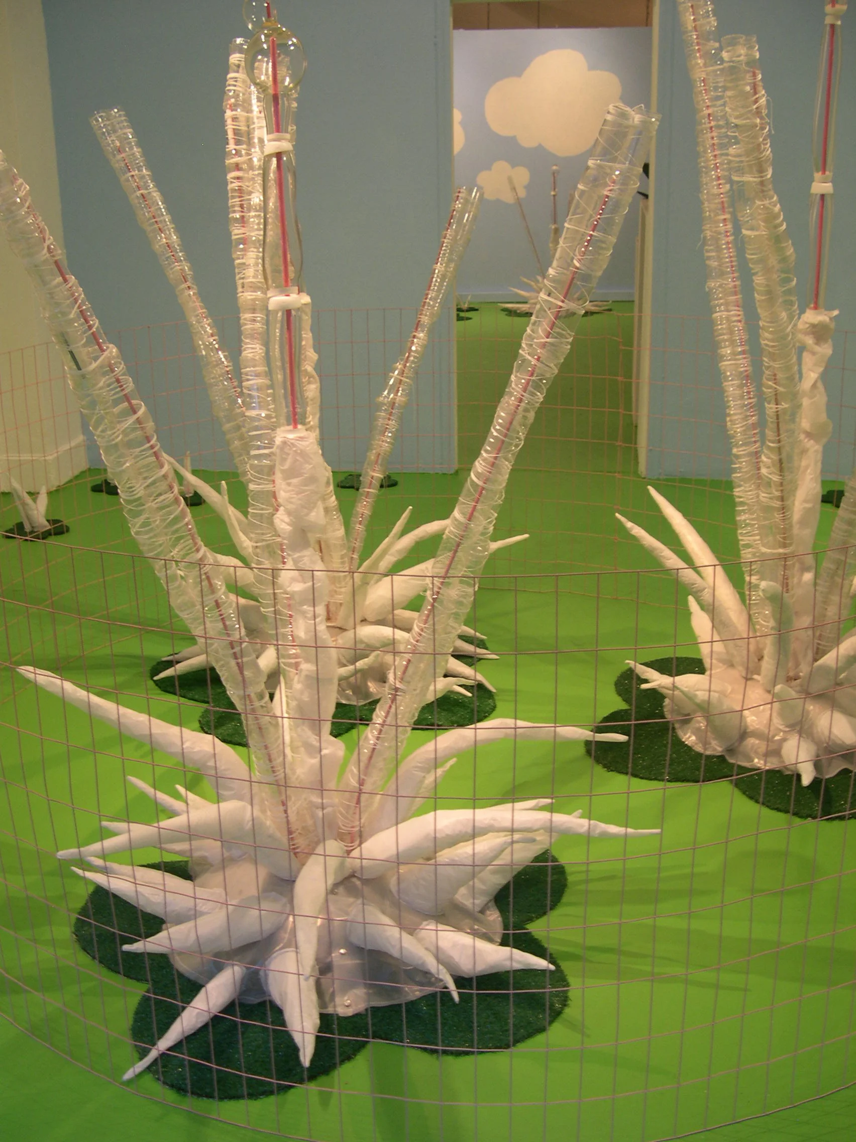 (dis)place / (re)place