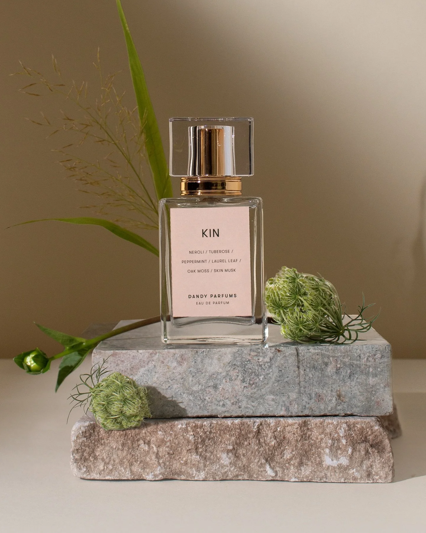 Crafted with an excessive amount of tuberose absolute harvested in India&mdash;KIN is our founder&rsquo;s most personal formula. 

Inspired by the wildflower fields of high summer in Virginia&ndash;the fragrance is fresh, floral, and fiercely indepen