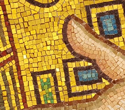 Although in lines, note how the gold tesserae are not regimented (1)