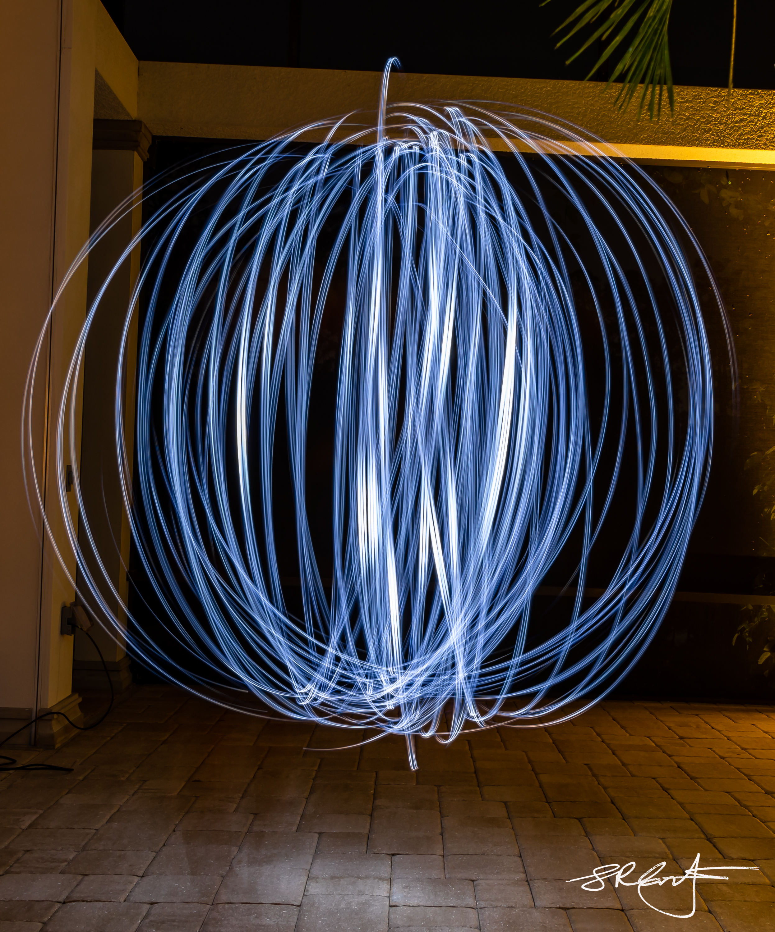 Long exposure of a spinning light source