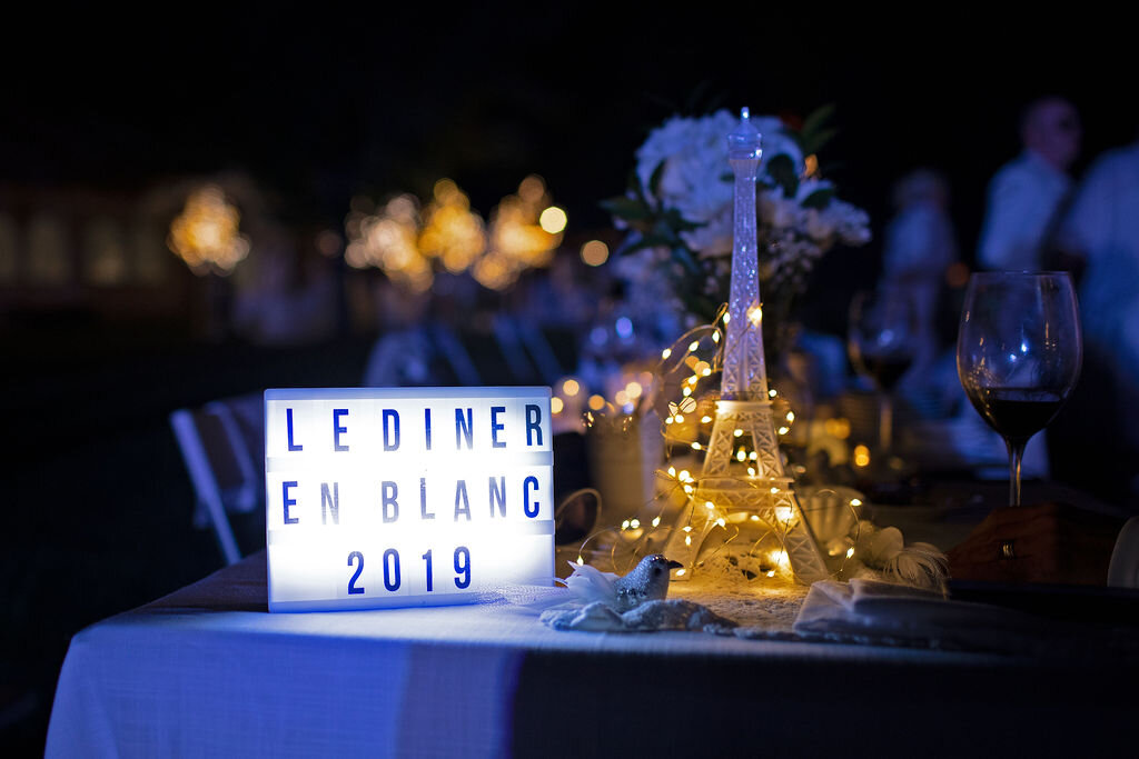 DinerEnBlanc2019CalgaryPaulMcGrath200.jpg