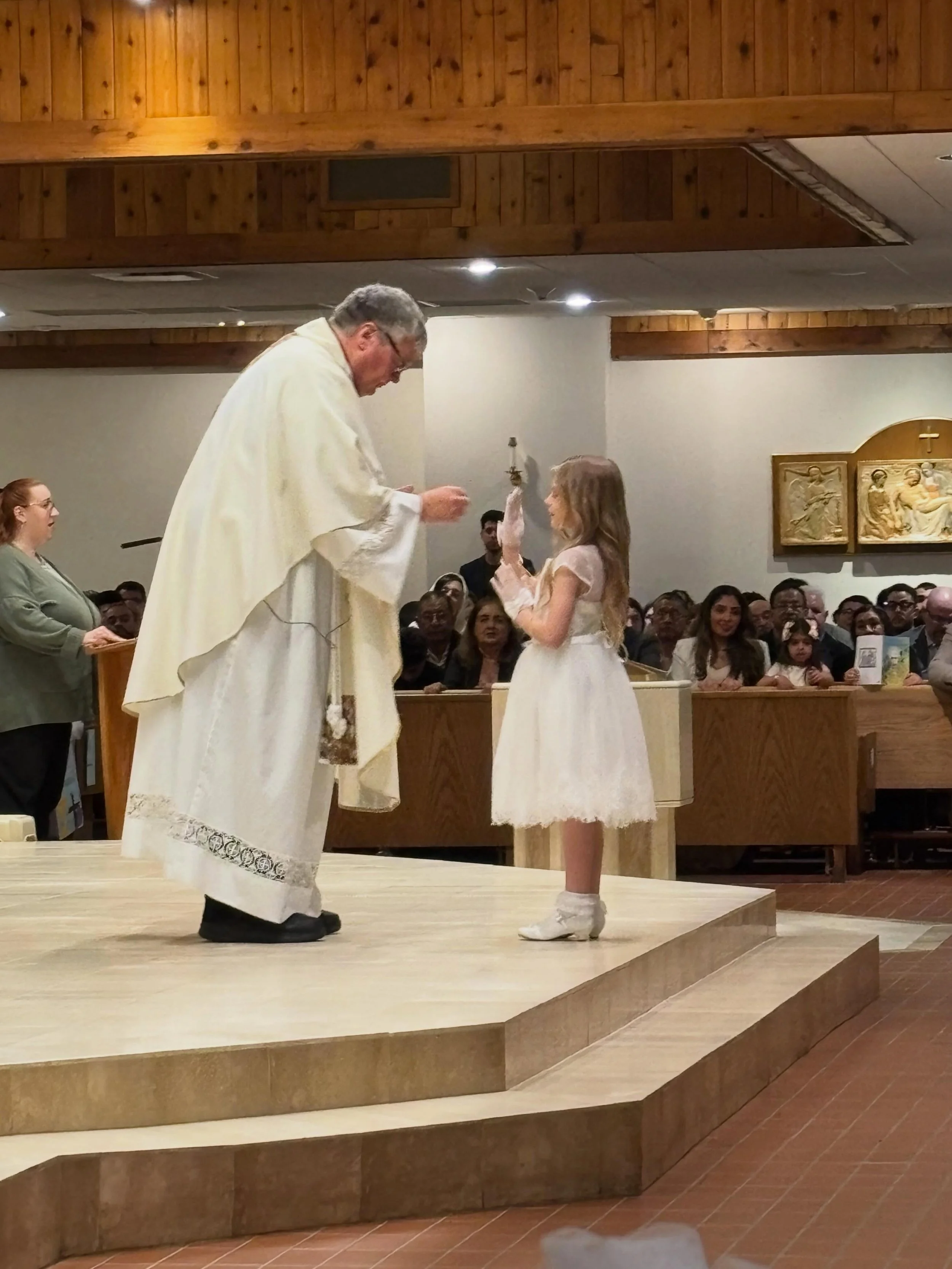 God bless Isabelle Lucy on her First Communion Day and everyday! Thanks dance for providing all the cute accessories, lol.