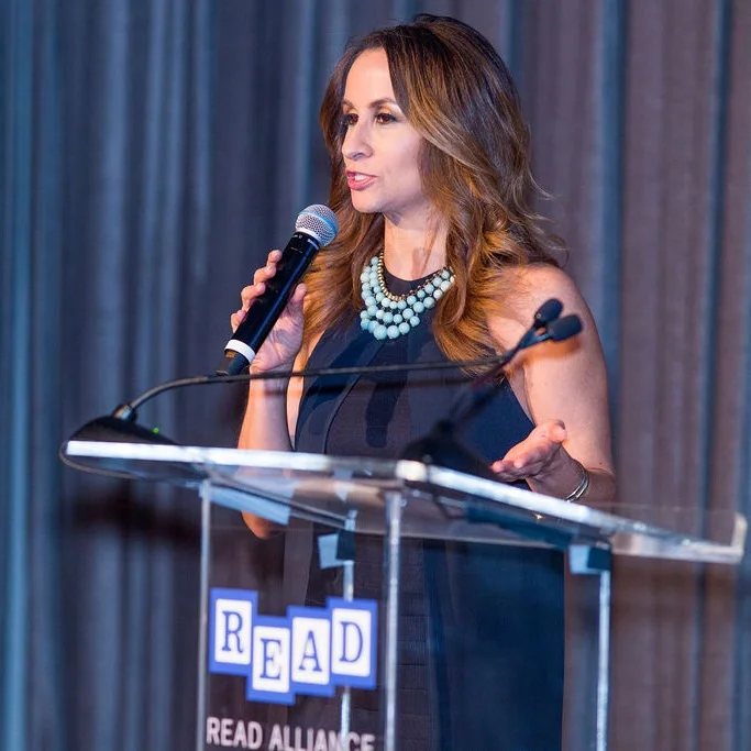 Fox 5 Meteorologist Hosts Benefit for Teen Leaders and Young Readers