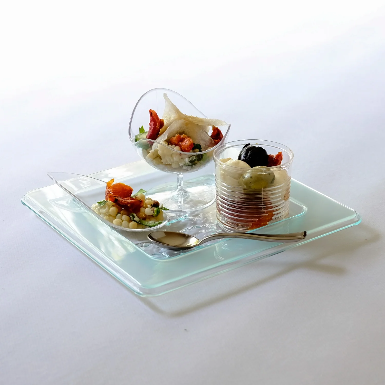 glass-effect-plate-party-tableware-061117-1.jpg