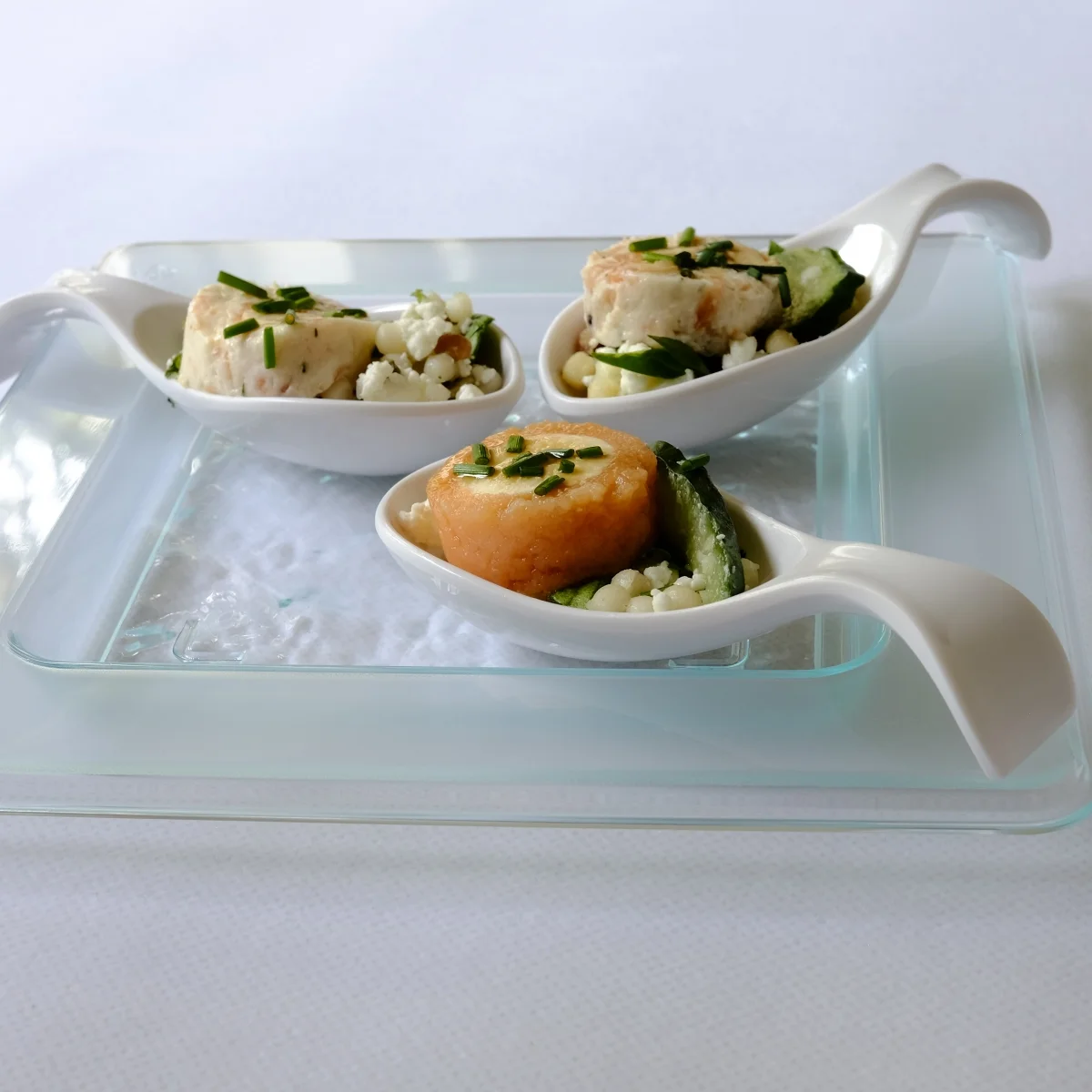 white-canape-spoons-061171-6.jpg