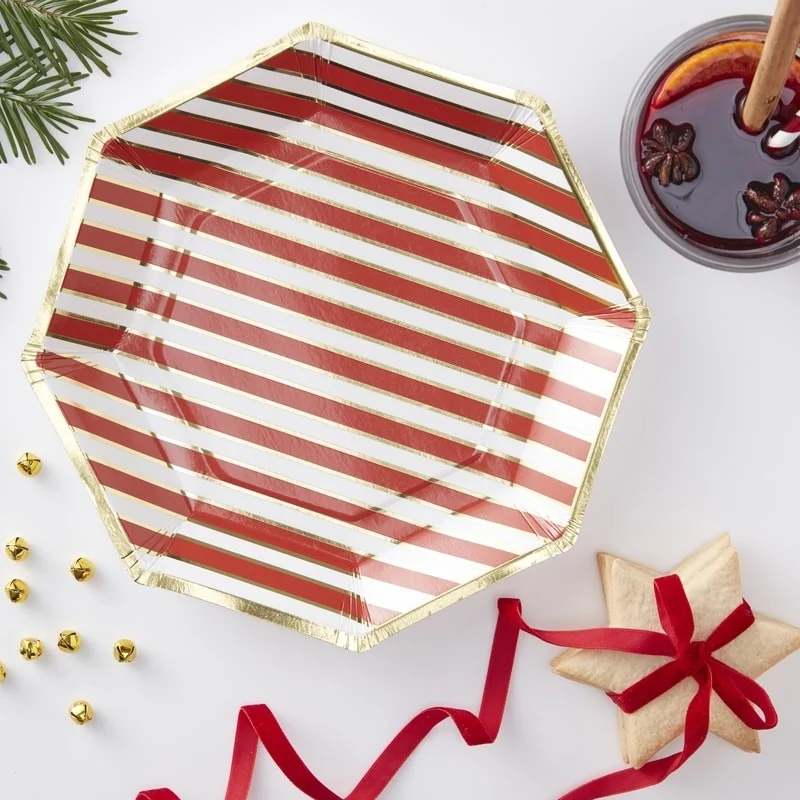 red-foil-paper-plates-christmas-tableware-800-2.jpg