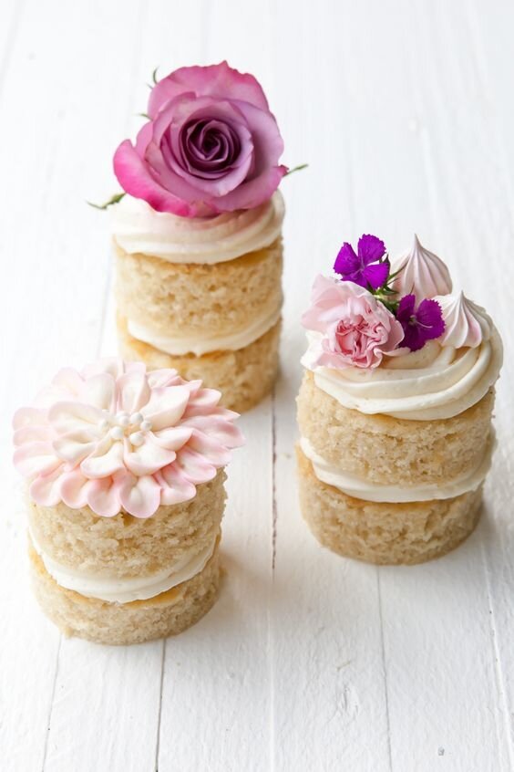 Mini cakes to inspired you by best-selling author and cake designer Lindy  Smith