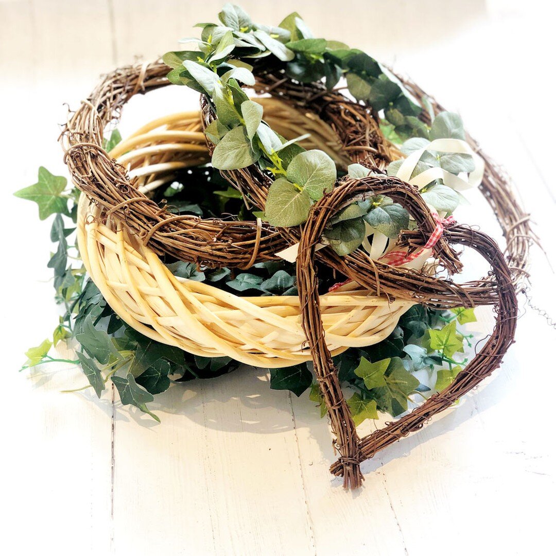 Spring will soon be here and time celebrate its arrival with a door wreath featuring locally gathered foliage and seasonal decorations. Our range of wreath bases mean you can create your own unique designs!

#doorwreath #doorwreaths #doorwreathsmakep