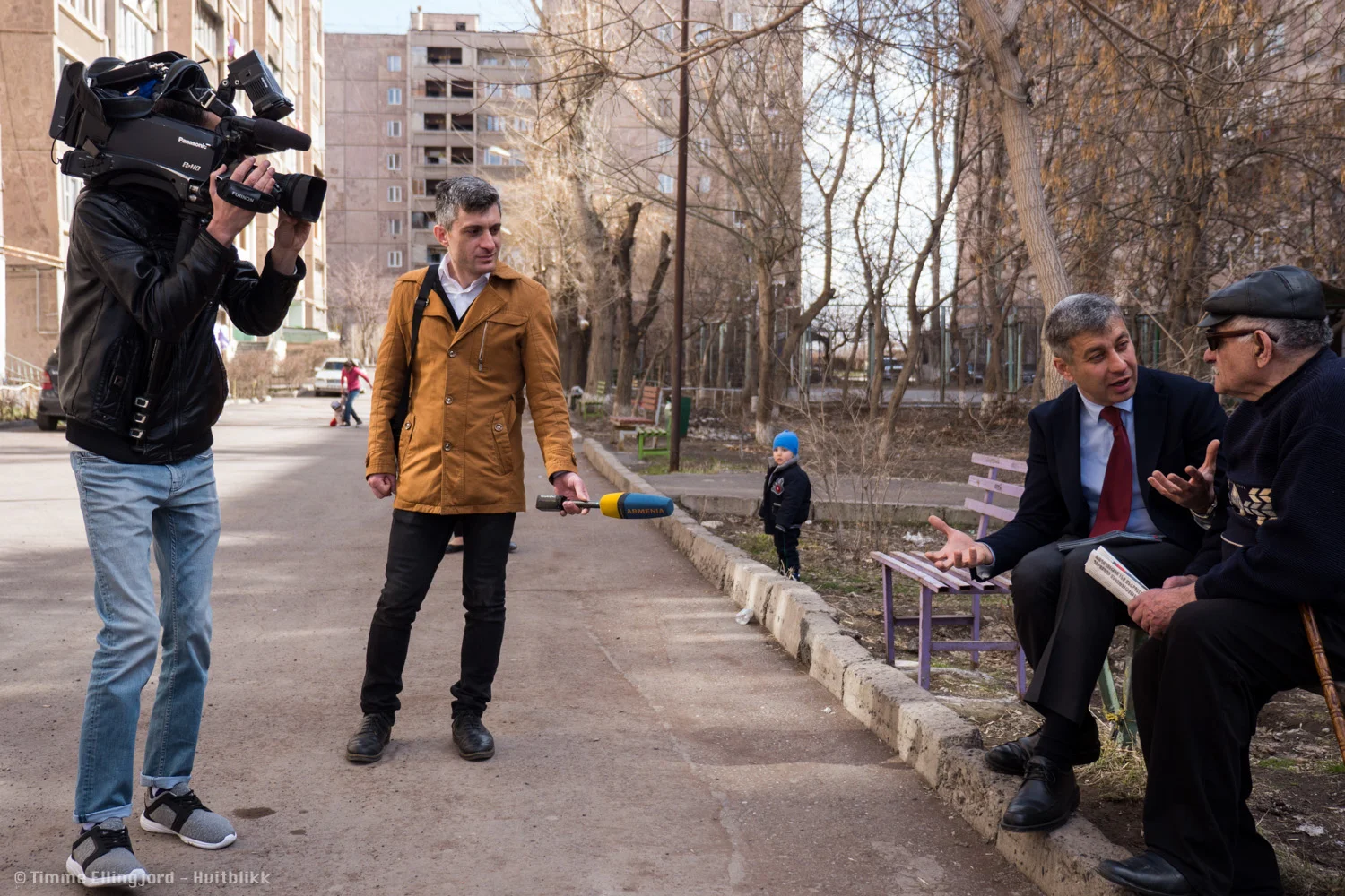 Vlademir Karapetian, talking to potential voters. 
