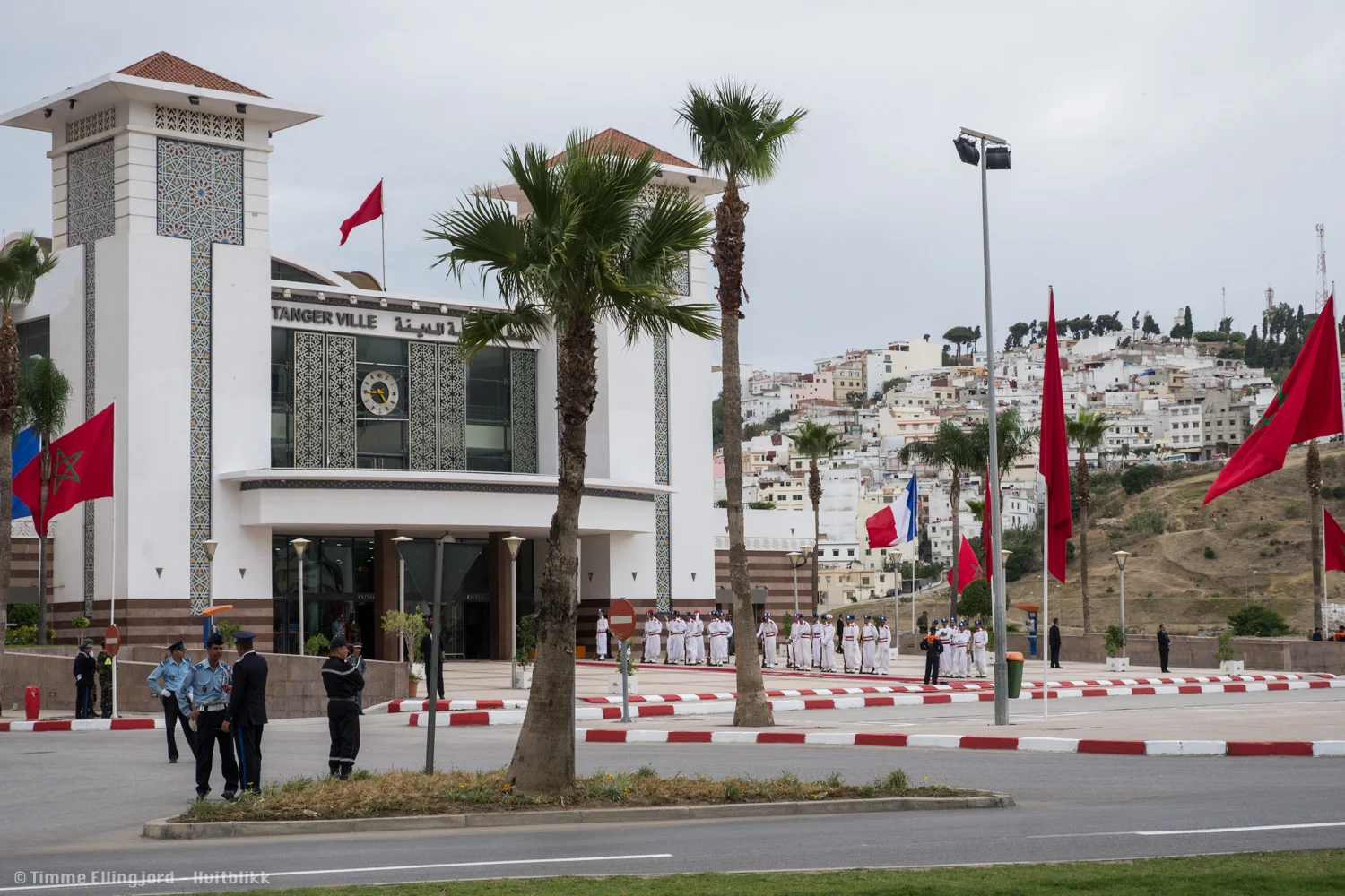 The central train-station in Tangier, just before the arrival of the King and President Hollande. 