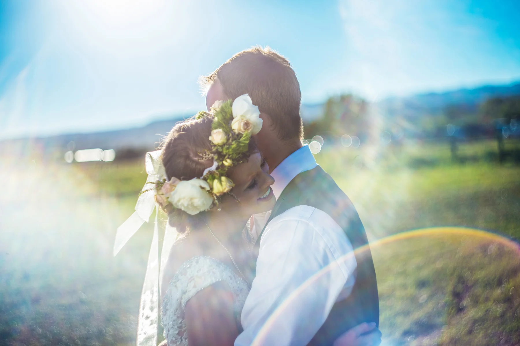 candid wedding pictures