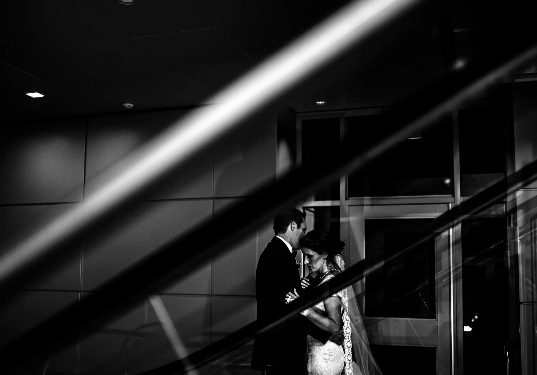 candid wedding pictures