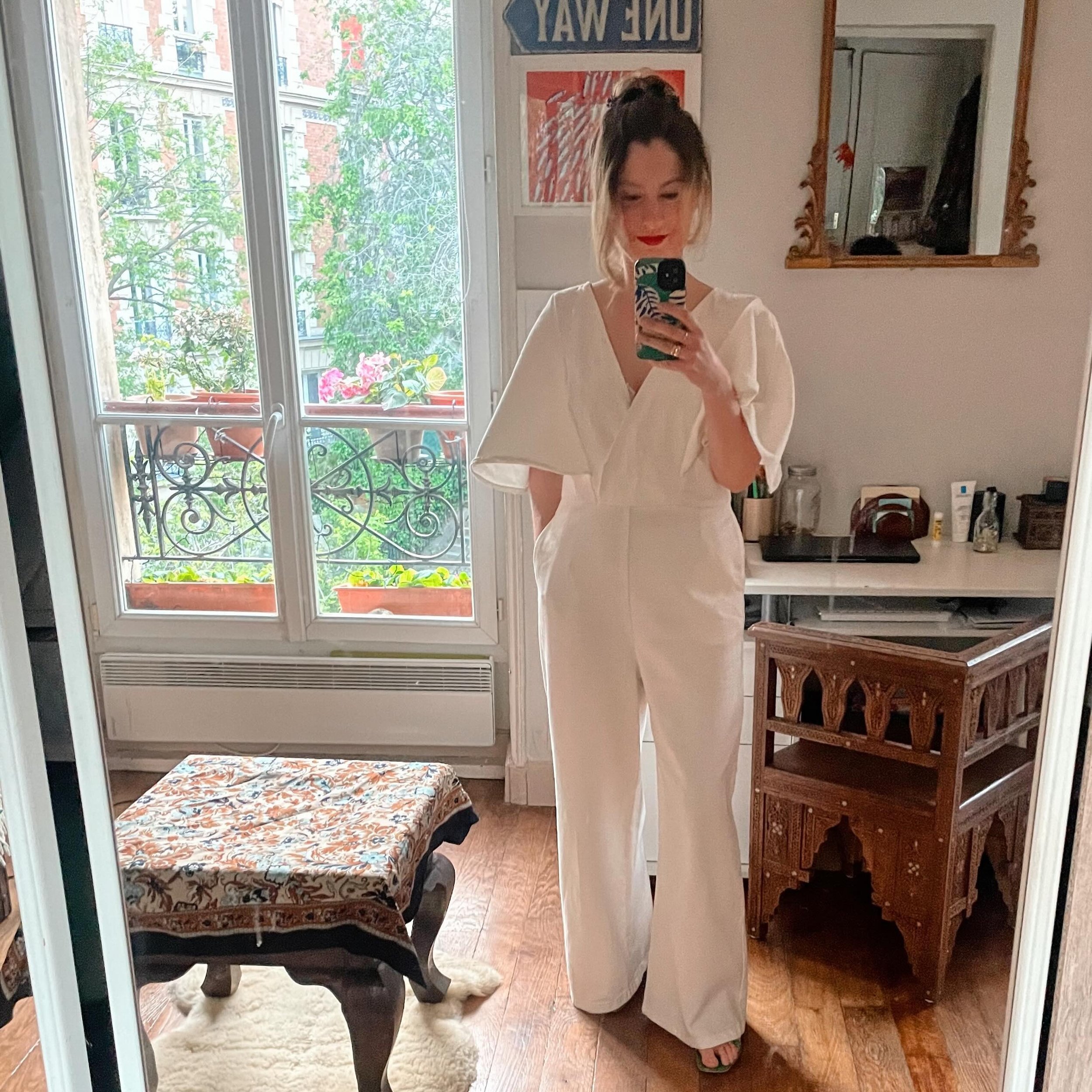 Onesie dress up 💐 ..............................................., #montmartre #paris #hello #happy #parisjetaime #photoofme #seemyparis #littlebearblogparis #france #lifesapeach #parisianstyle #parisianlife #alwayssmile #pariscartepostale #thisisme