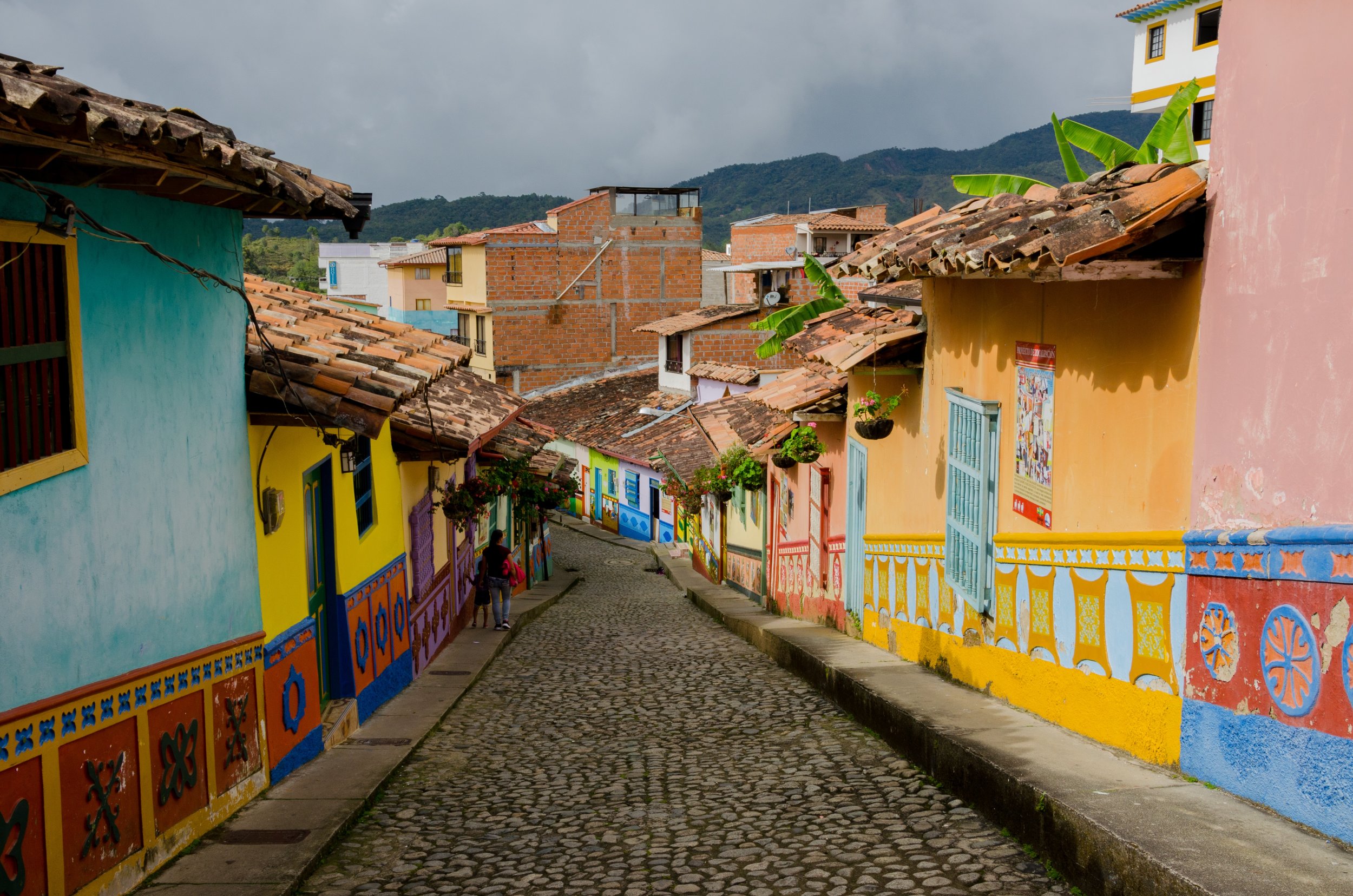 guatapa-via-pixabay.com-en-colombia-guatape-tourism-2410647.jpg