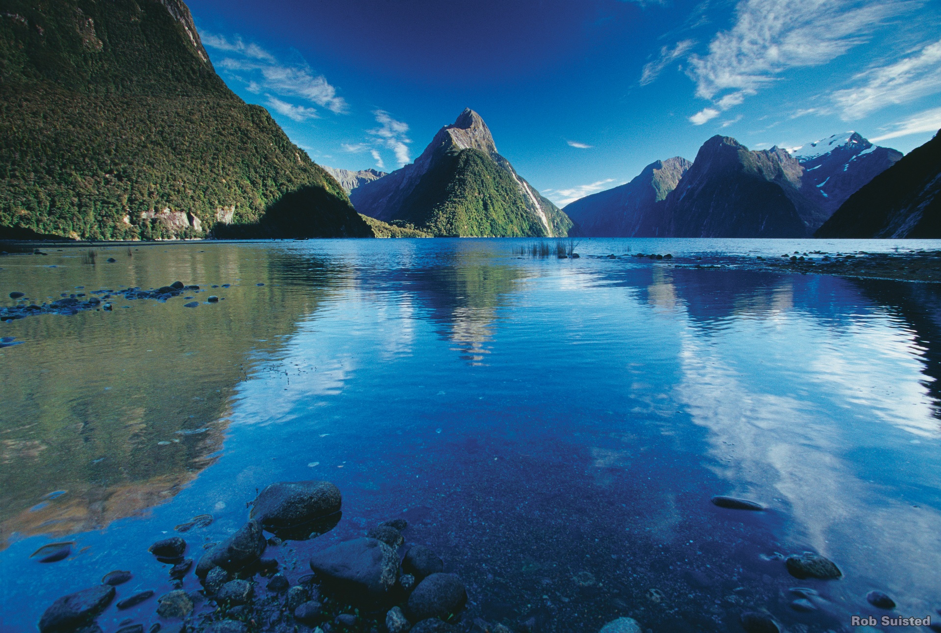 L161-Milford-Sound-Fiordland-Rob-Suisted.jpg