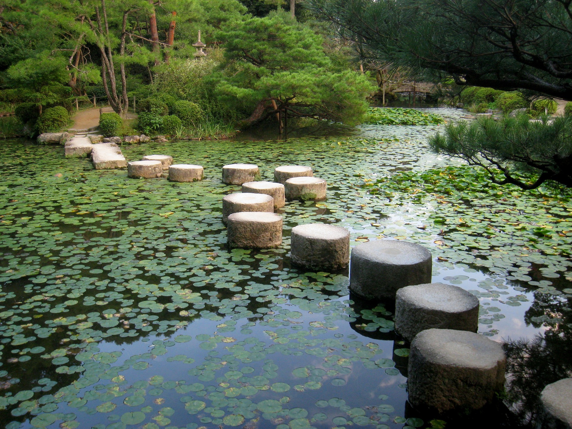 japanese-garden-1159550_1920.jpg