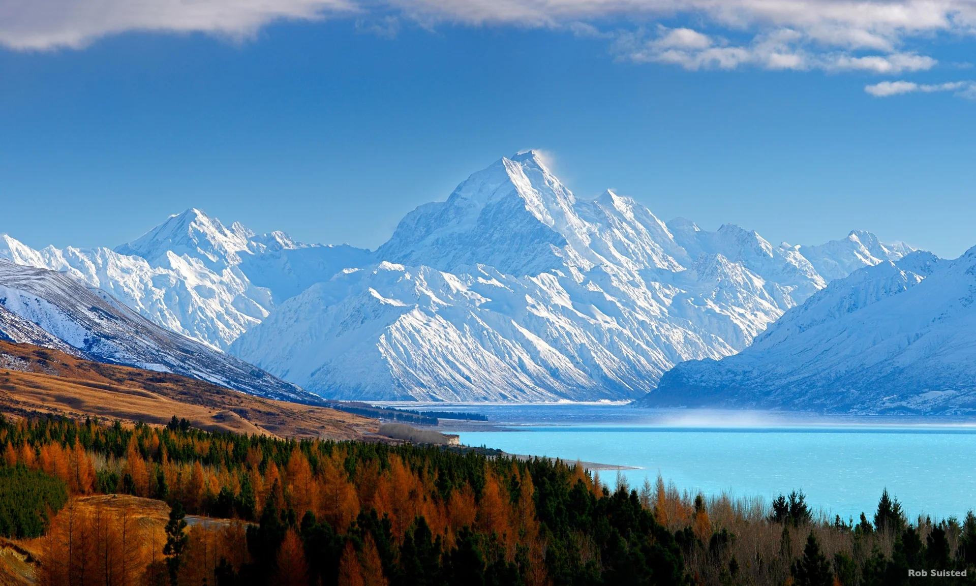 Mount Cook + Lake Pukaki - does it get more surreally beautiful than this?!?