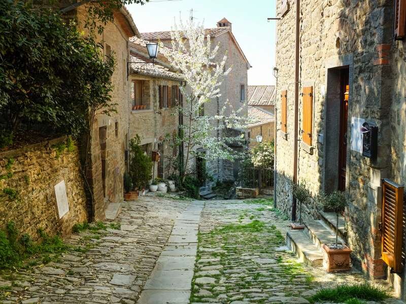italian-old-street-tuscany.jpg