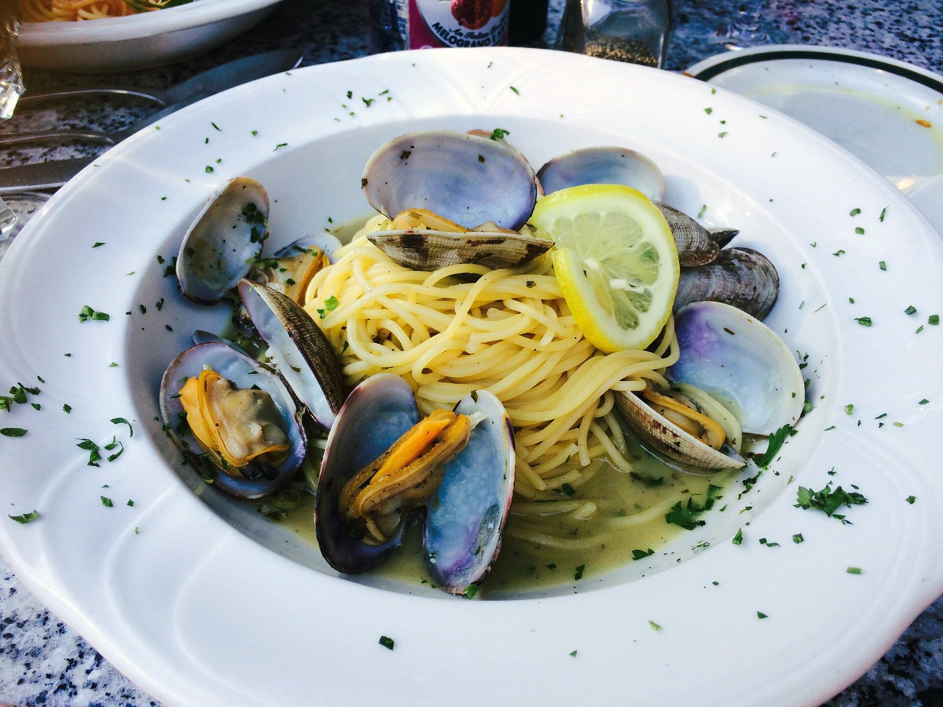 linguine and mussels pasta.jpg